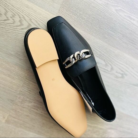 Loafers black new with chain detail - Picture 2 of 2